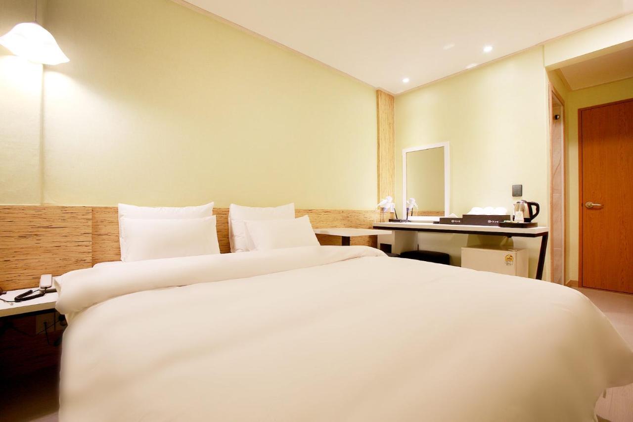 Eton Hotel Chuncheon Zewnętrze zdjęcie
